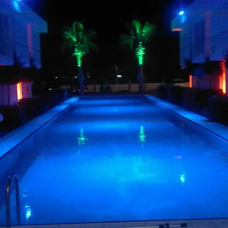 Deluxe 3 Pools Holiday ヴィラ